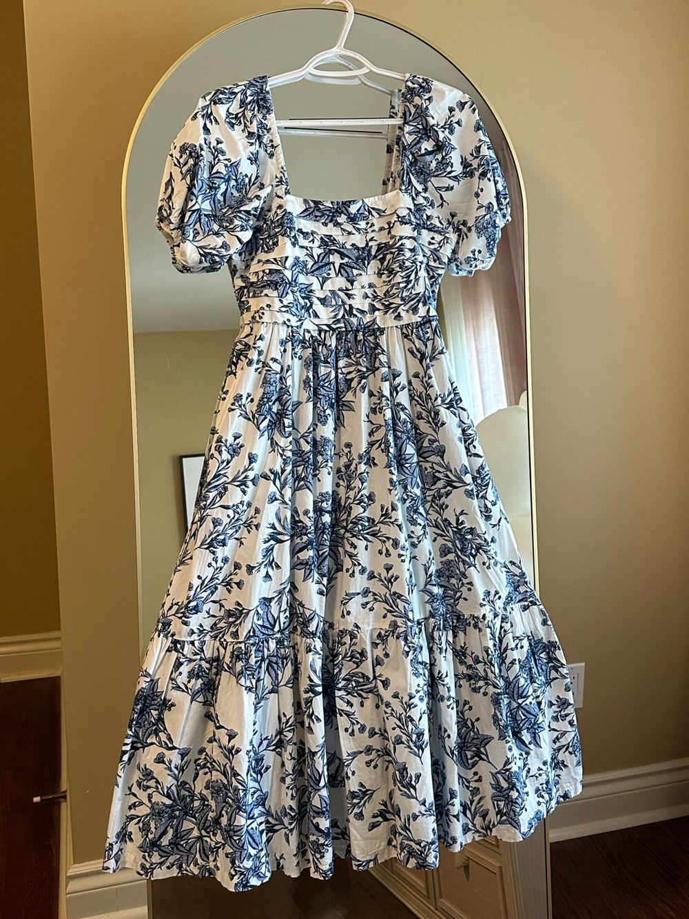 Never Worn Blue Floral Puff-Sleeve Midi Dress